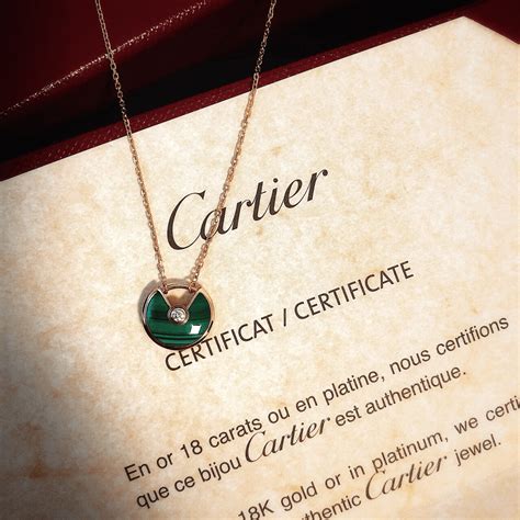 amulette cartier imitation